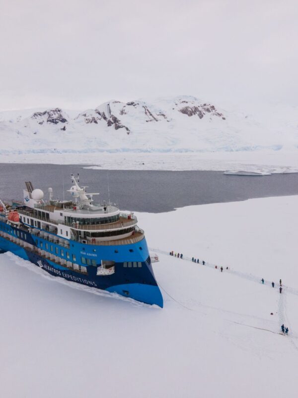海洋信天翁号跨越南极圈12天