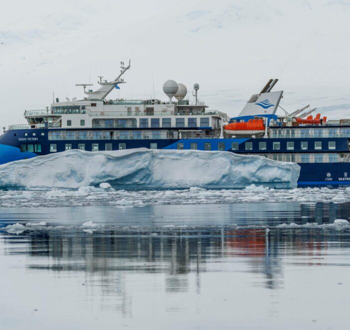 海洋胜利号跨越南极圈12日游