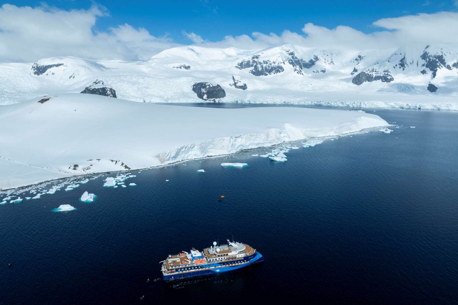 海洋信天翁号在南极