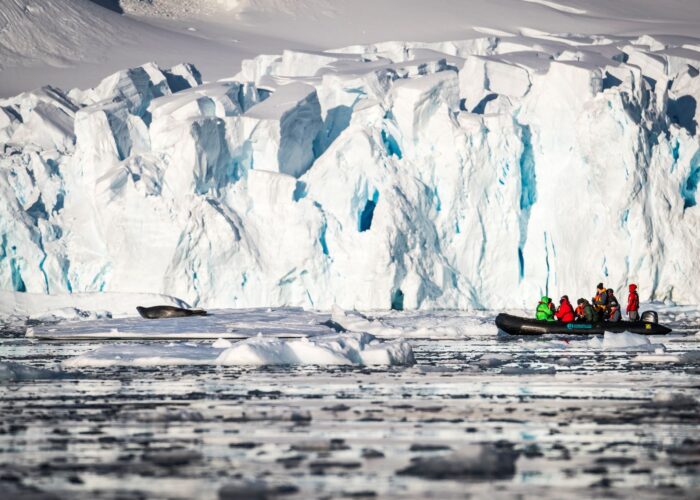 奥特里斯福克兰群岛，南乔治亚岛和南极半岛三岛19日游